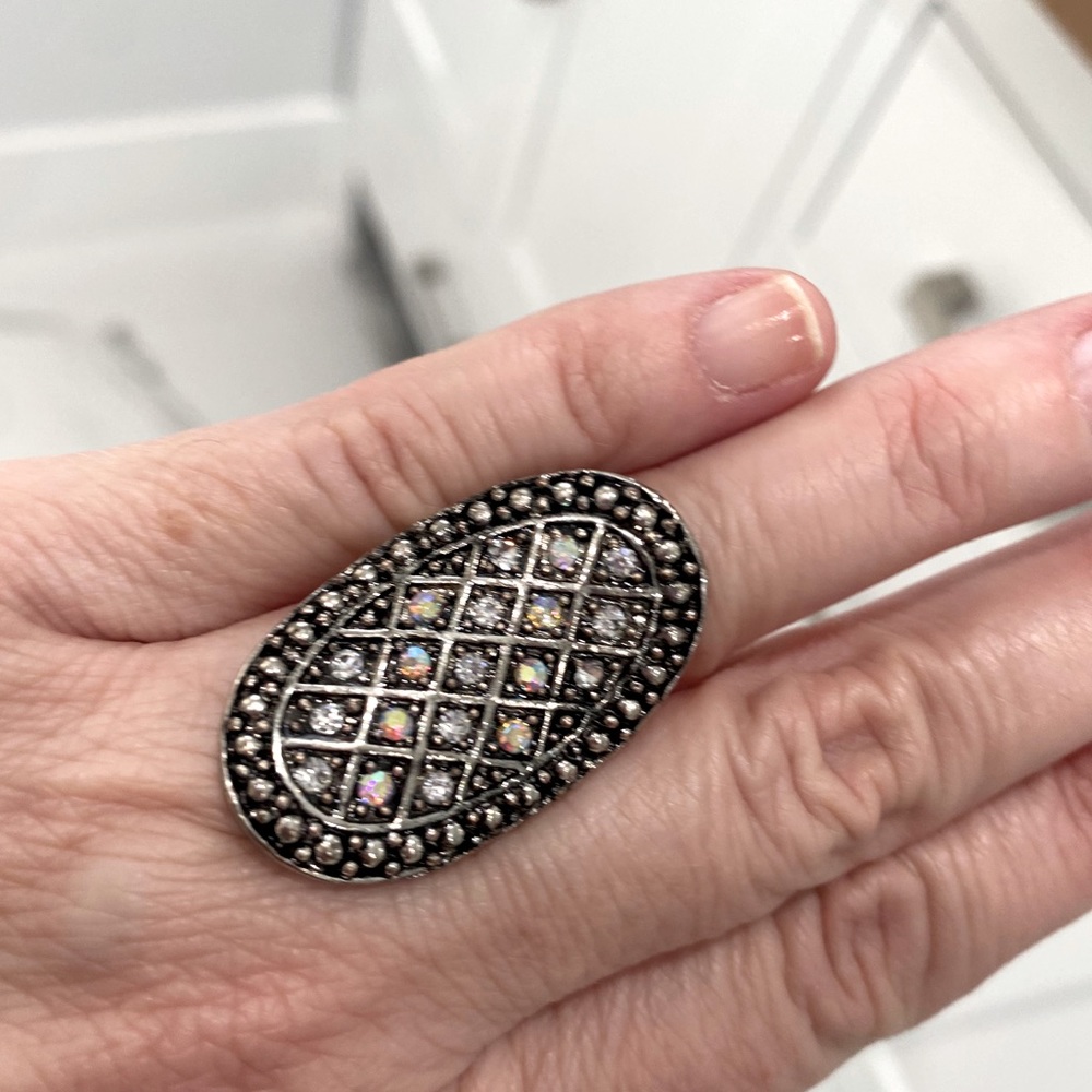 STATEMENT Ring